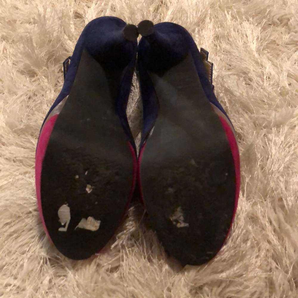 Heels - Picture 4 of 4